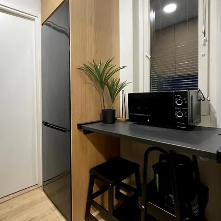 Rauhallinen Kaupunkikoti 1-6 Henkiloelle דירה *